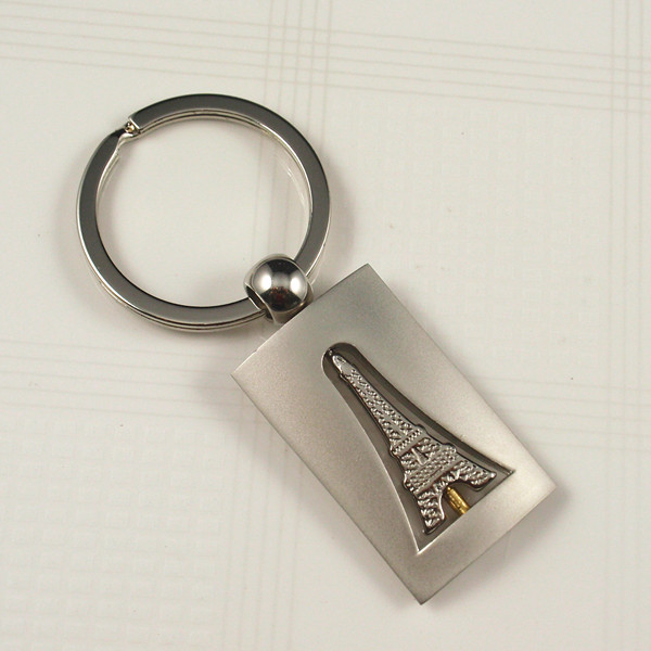 Souvenirs- Metal key rings with Paris logo