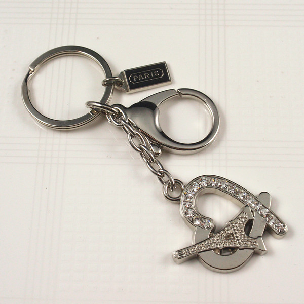 Souvenirs- Alloy key chain with Paris logo