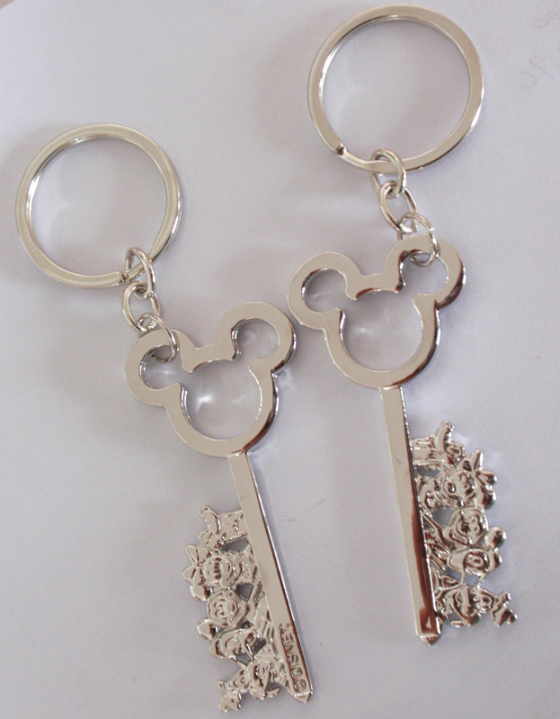 Disney key chain -Hollow metal Mickey keychain